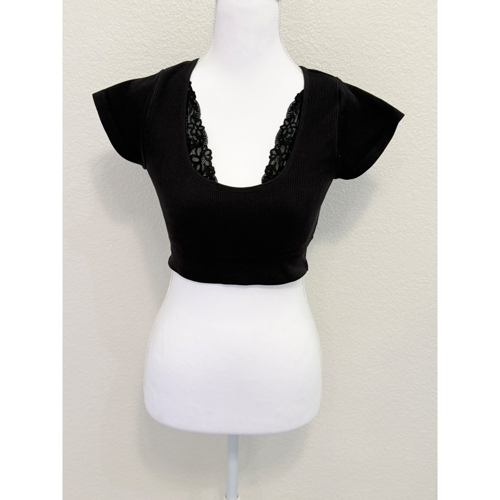 Aerie Superchill Black Ribbed Lace Trim Crop Top Scoop Neck Cap Sleeve Medium